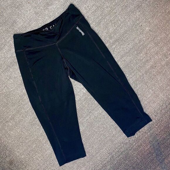Reebok Pants - Reebok Capris Crop Yoga Leggings Black